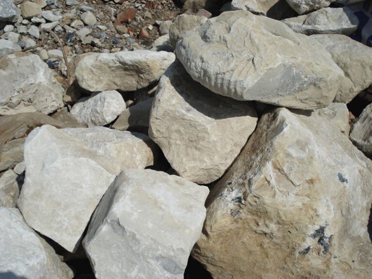 Rockery stone